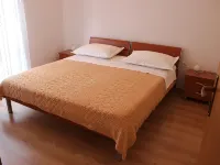 Apartment Bruna Hotels in Mirca