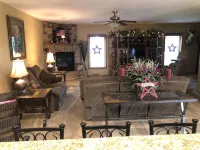 Within Walking Distance of Field of Dreams Movie Site/MLB STADIUM - 3-Star