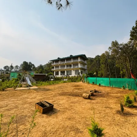 Lap of Himalayas Resort