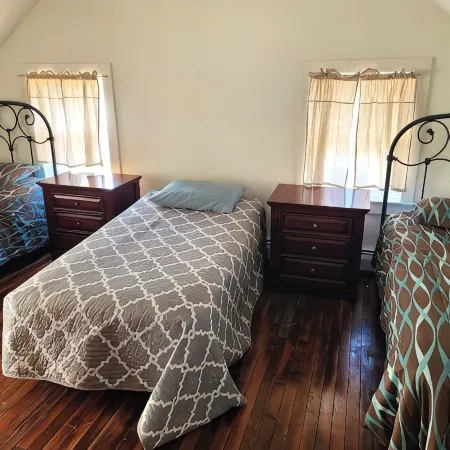 Abigail's Country House. 2 minutes To Skiing. Swimming, Hiking very close by. Hotels in Hunter