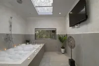 Cloud 9 Hills Resort - Romantic