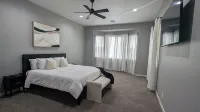 Spacious Luxury Retreat in the Heart of Glendale with All Amenities - Boutique