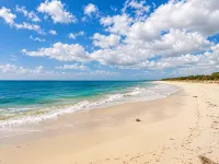 Coastal Retreat & Cosy Nights Hotels in Broadwater
