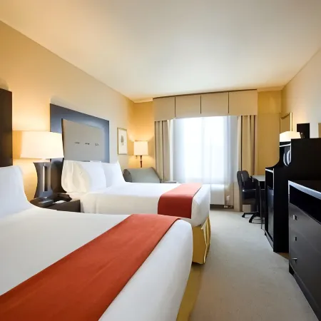 Holiday Inn Express GOLDEN-KICKING HORSE by IHG