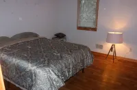 Portage Lakefront - Great View & Location - 5 Bedrooms - 3 Baths - 2 Car Garage - 民泊