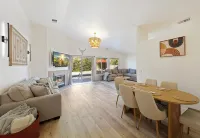 Desert Dreams - Charming 2-bedroom house with a salt water pool