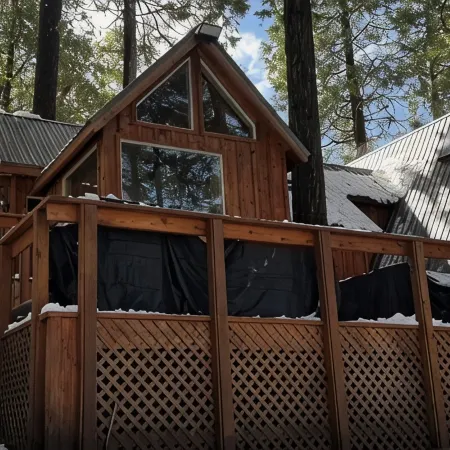 Charming cabin in pleasant Auberry close to Shaver Lake. A hidden treasure!