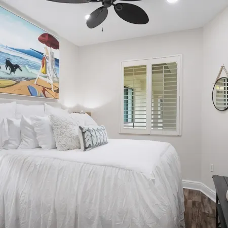 A resort property with plenty of amenities and close to downtown Naples