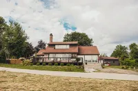 Luxury private Portage Lakes home lake access 3 bd Oasis Hottub pet friendly! - 부티크