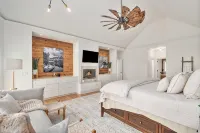 Big Canoe Mountain Home with Spectacular Mountain Views - Game room!