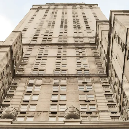 The Pierre, A Taj Hotel, New York Отели рядом с достопримечательностью «Каток Уоллмен»