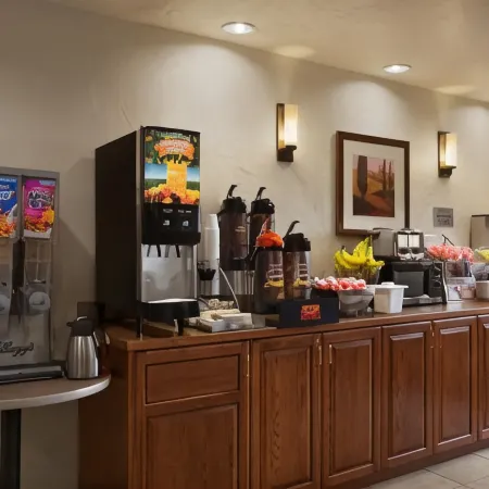 Super 8 by Wyndham Portland Airport