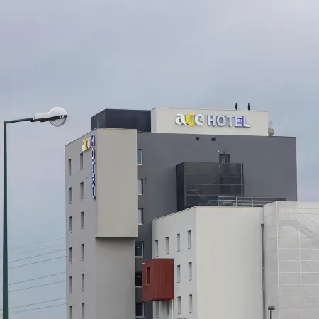 Ace Hôtel Lyon Vénissieux Parc des Expositions Отели рядом с достопримечательностью «08. Дом Танца»