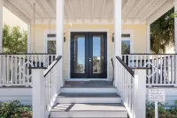 On 30A, Best View in Seacrest, 2 Primary, Large Roof deck, Balcony off 4 bdrms - Jacuzzi