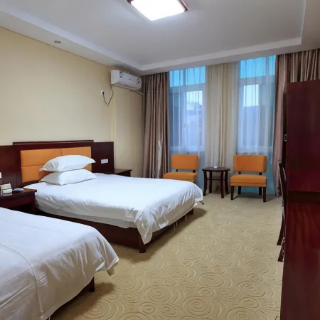 Chongren Laowu Business Hotel