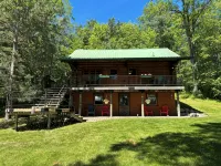 Charming Log Cabin on Beautiful Lake Butterfield - Chalets