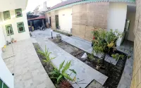 Ngadiwinatan Alleyway Guest House Jogja - 3 étoiles