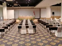 Luxury Inn Arion Hotel Hotels near Arion Mall