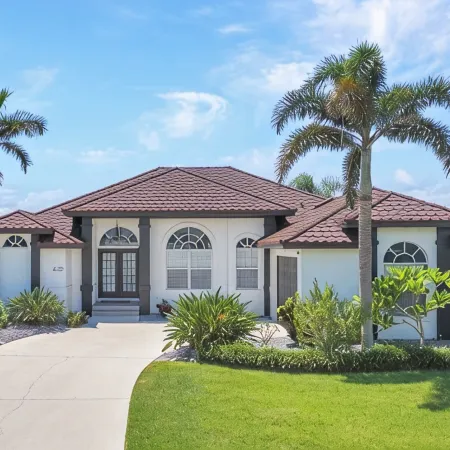 AMAZING!! Remodeled Punta Gorda waterfront home; HEATED SALT POOL; golf nearby