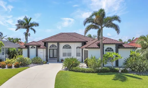 AMAZING!! Remodeled Punta Gorda waterfront home; HEATED SALT POOL; golf nearby - 4-نجوم