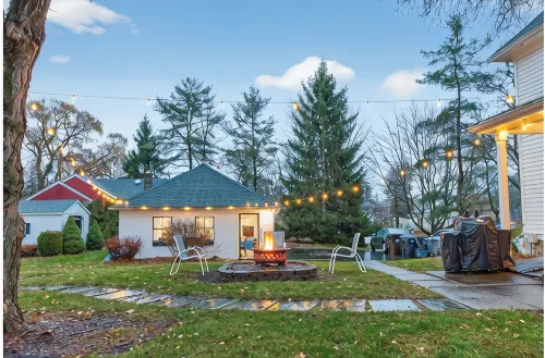 Civil War Era Home, w/ King Bed, Finger Lakes, Hot Tub & Game Room - Homestays