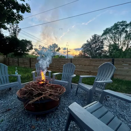 Cottage by the Caverns *FIRE PIT MOUNTAIN VIEWS*