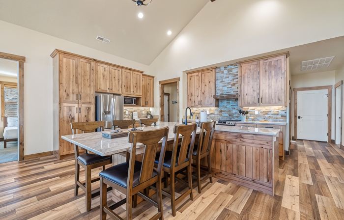 Zion Cabin Retreat - Luxury with Nature Trails in Uncrowded East Zion. 3 Kings
