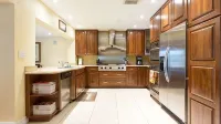 Waterfront Property with a resort style backyard and Heated Pool in Miami - Uima-altaat