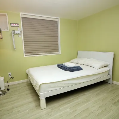 Busan Guest House Urban โรงแรมใกล้วัด Okryeonseonwon Temple