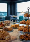 Logis Hôtels - le Belvédère - Hôtel 2 étoiles et Restaurant - 朝食