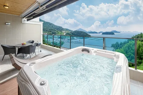 Tongyeong Sea and View Spa Pension - spa