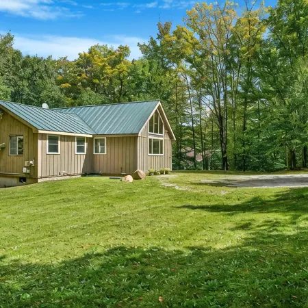 4BR/3BA ★ hot tub, sauna, billiards, A/C, & grill!
