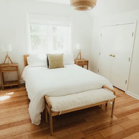 Beach House w/Yard, Beach Passes, Firepit, King Beds Near Boardwalk, Restaurants