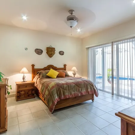 Location, location, location, private villa, pool, Vonage, Wifi, close to town