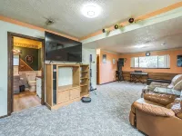 Portland Charming, fully furnished, private, quiet and pets friendly Home. 格雷舍姆酒店