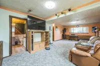 Portland Charming, fully furnished, private, quiet and pets friendly Home.