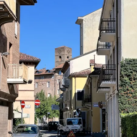 Dalia Apartment - Free Parking in the Historic Center of Alba - Langhe