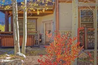 Corral 3bd/3ba , Downtown Breckenridge, 3 King Beds, Walk to Ski Lift, Hot Tub - 2-Star