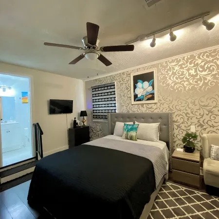 Magnolia Suite Vacation Home -Private Entry, Old Canton N. Jackson