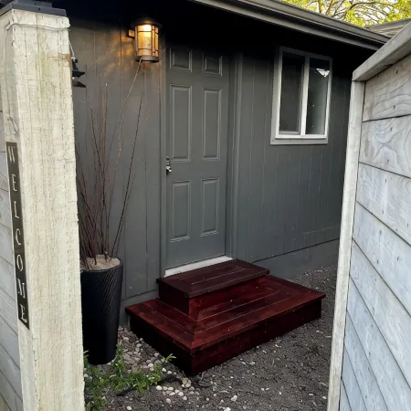 Cozy suite with a private courtyard