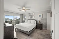 Modern & Relaxing Maravilla 4th Floor Oceanview Unit…Beach Service Included! - 4-نجوم