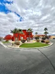 Full amenities in kitchen, bathroom and bedrooms with gym, Pool and Hot Tub - 4-Star