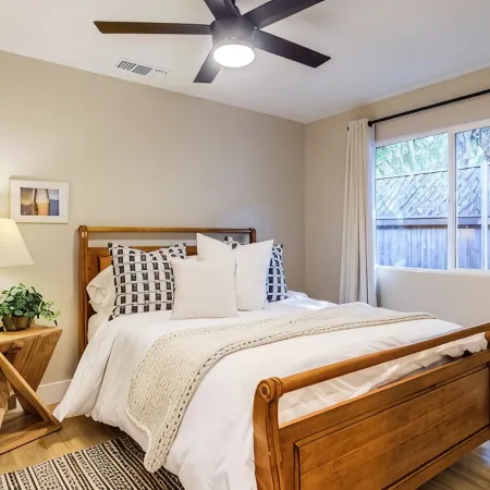Folsom Old Town Escape II - King Bed, A/C, Laundry, Trails, Walk to Sutter St