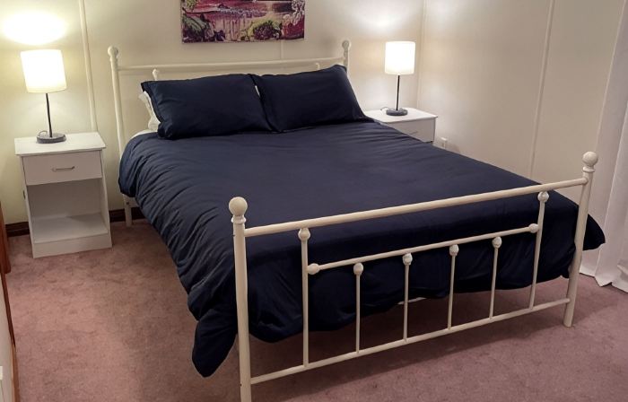 Cozy two bedroom home with ocean view. Quiet and secluded location.