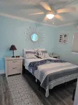 Million Dollar Views! Waterfront 2 Bedroom/2 Bath Duplex with Pool and Dock. - Villas