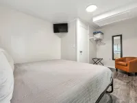New King Bed! Firepit and Near CLE, BW, Metroparks 베뢰아 호텔