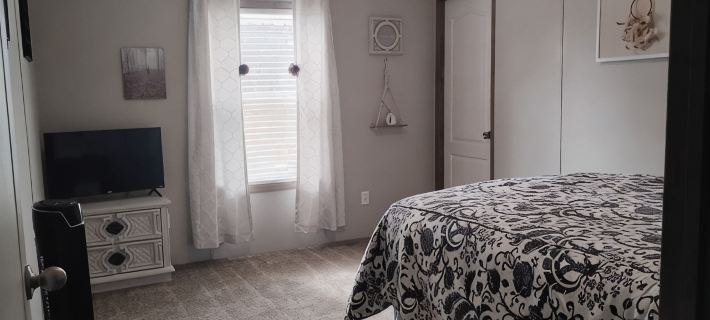 Roomy 3-Bedroom Horse & Goat Ranchette with Hiking Trails. Noccalula & Gadsden Hotels in Etowah County