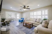 Pet Friendly, Huge Fenced in Yard, Fireplace, Firepit, Near Sgmc & Vsu & Eats - 3-Star