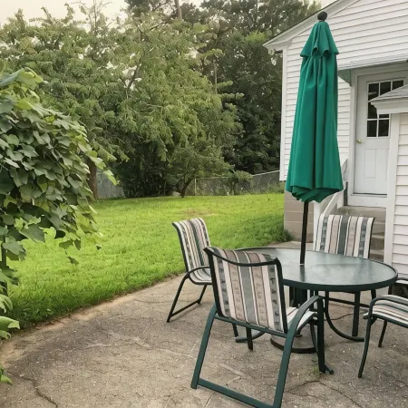 Garage, Fully Fenced Yard, Sleep 8, Walk to Downtown