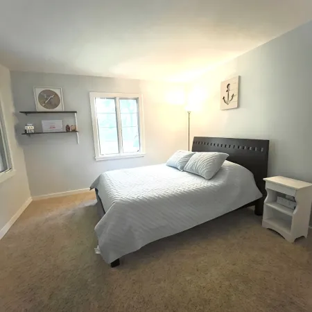 Fully Furnished Seneca Lake Lakefront Rental